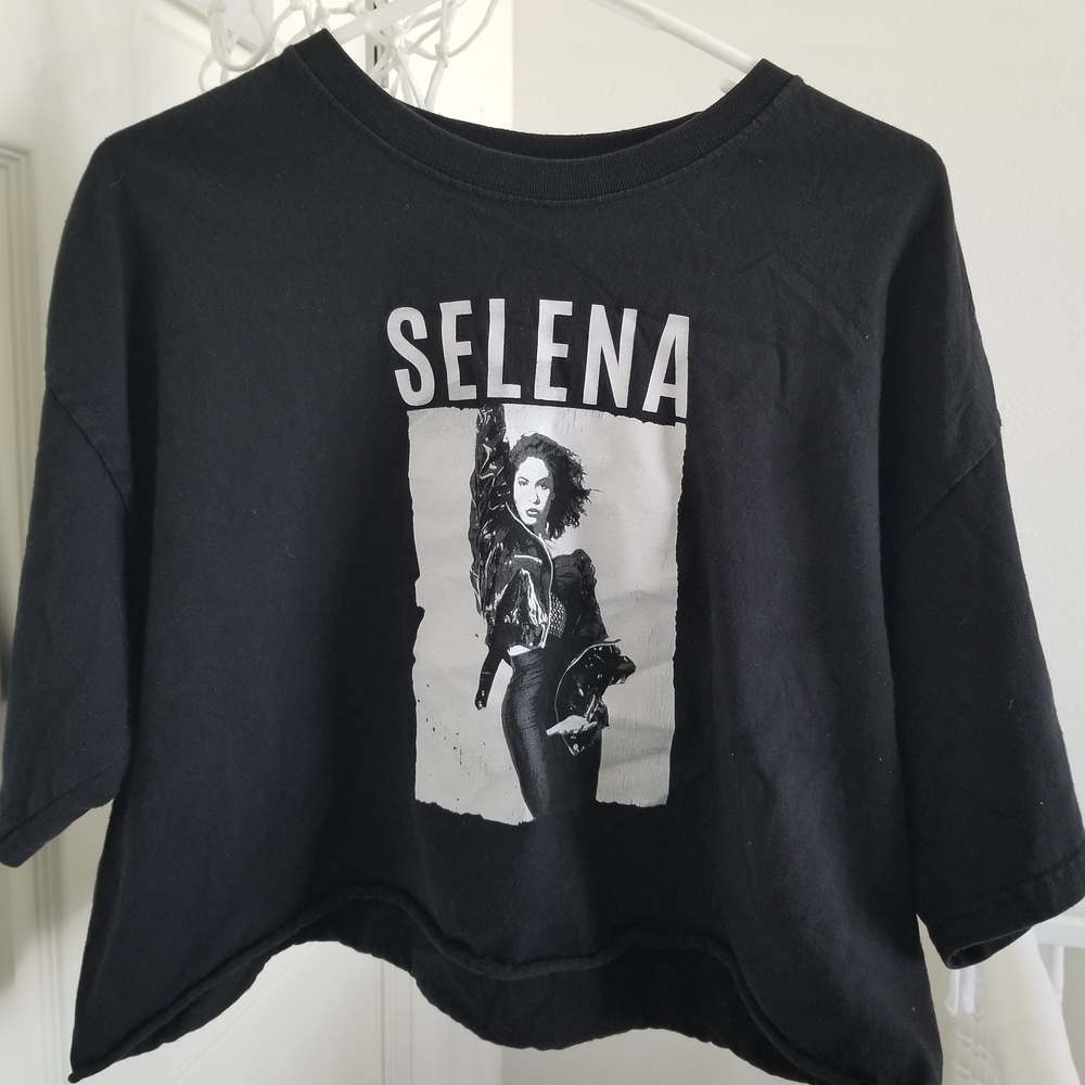 Graphic Cropped Tee - Black